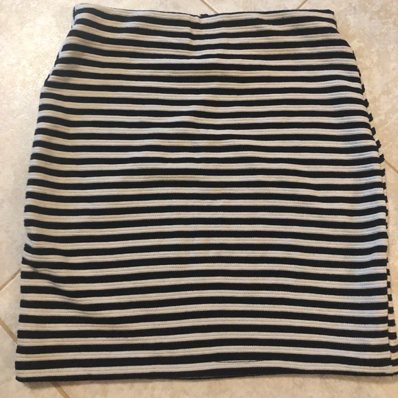 Forever 21 Mini Skirt - Picture 2 of 3